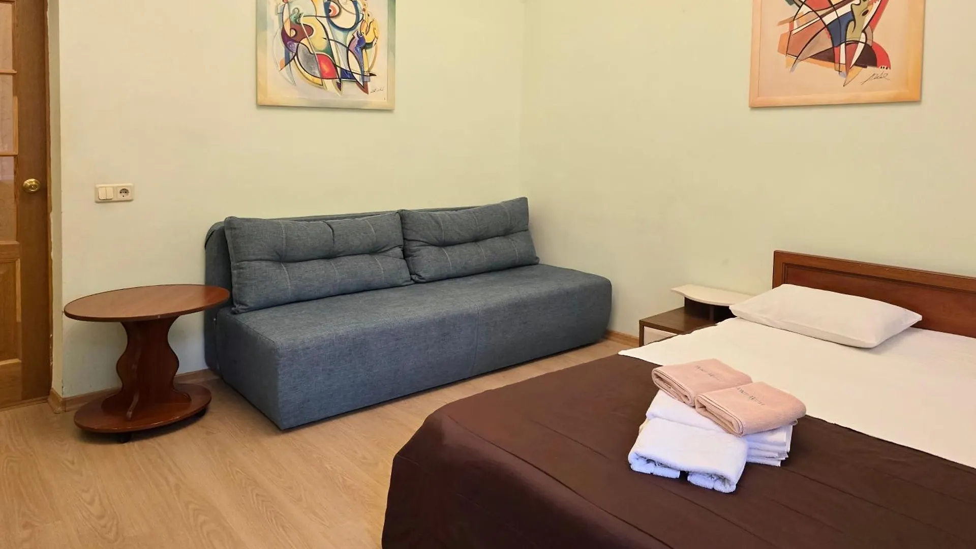 Home Hotel Apartments On Mykhailivska Square - Kiev