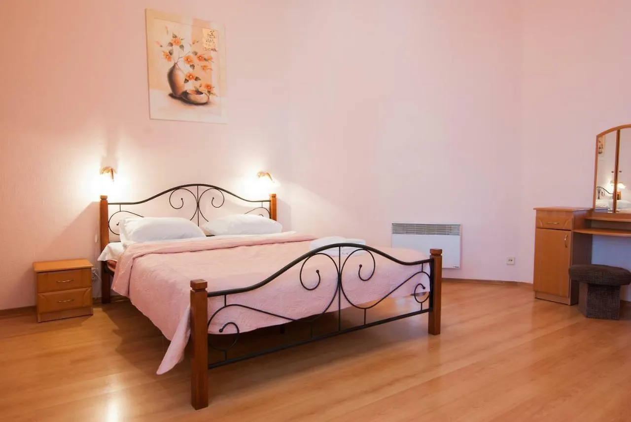 Home Hotel Apartments On Mykhailivska Square - Kiev