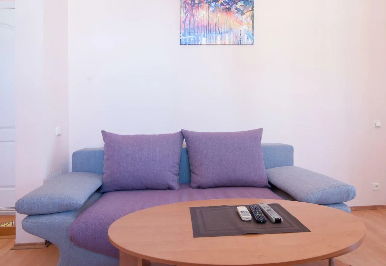 Home Hotel Apartments On Mykhailivska Square - Kiev