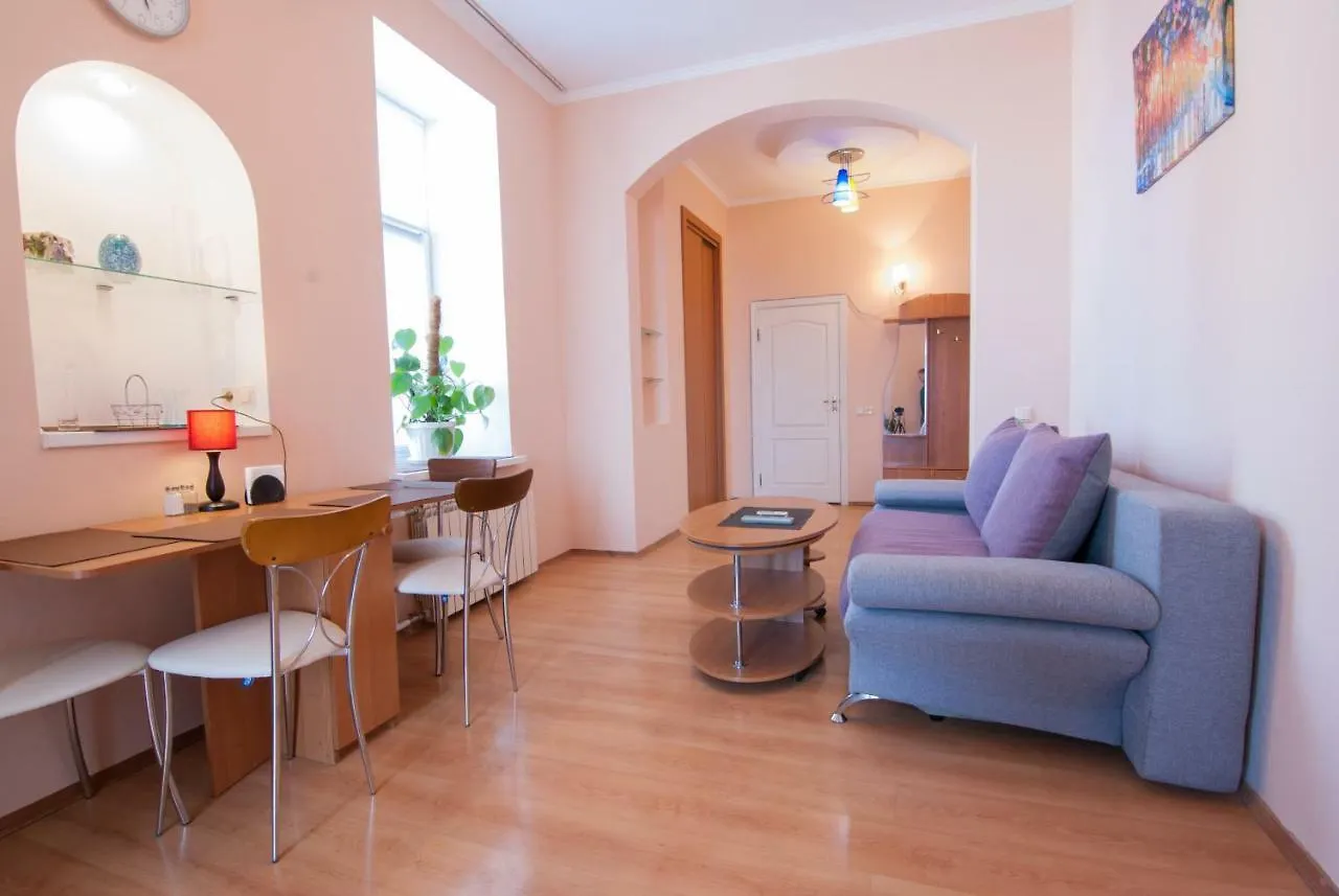 Home Hotel Apartments On Mykhailivska Square - Kiev  Киев