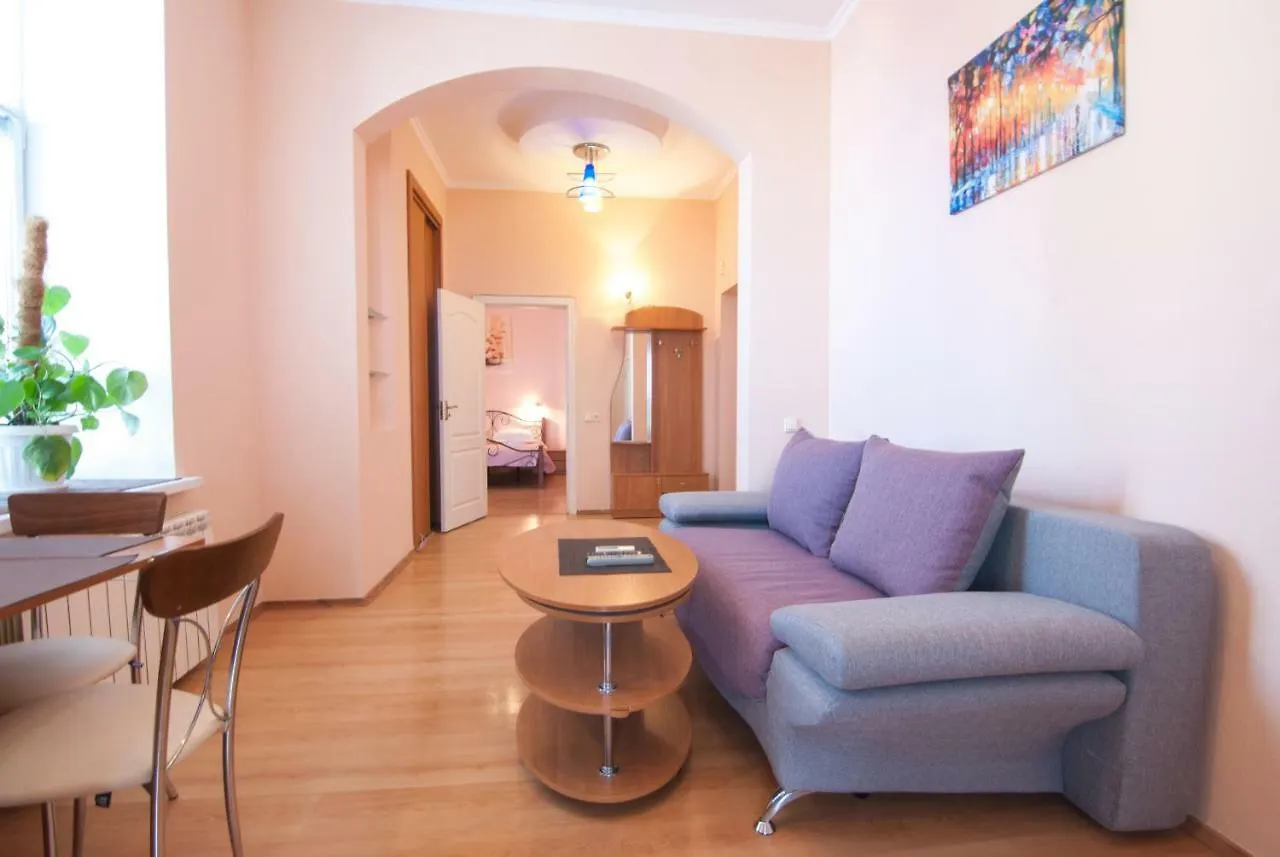 Home Hotel Apartments On Mykhailivska Square - Kiev