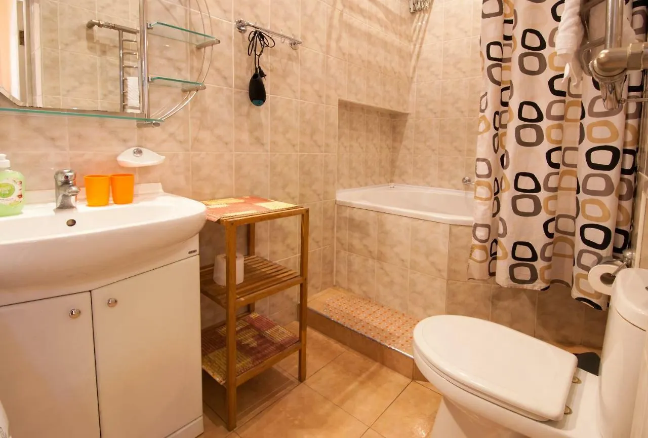 Home Hotel Apartments On Mykhailivska Square - Kiev